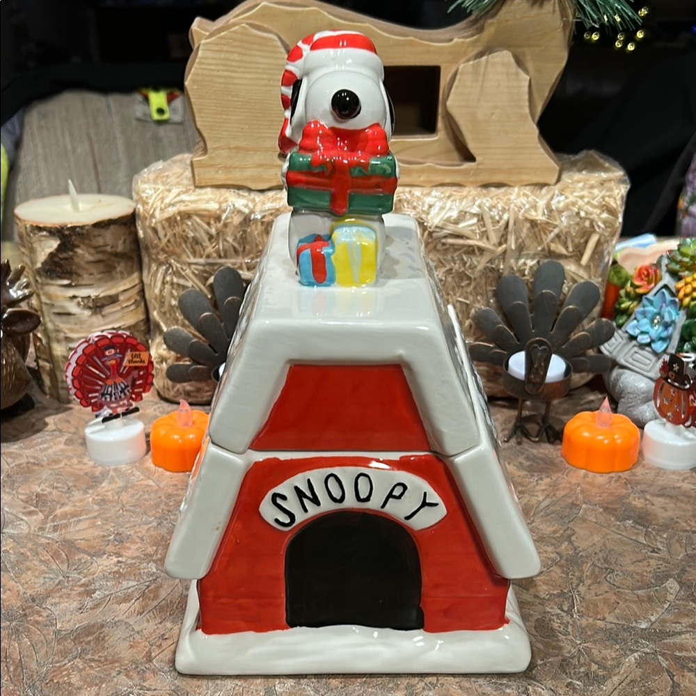 Snoopy Christmas Cookie/Treat Jar